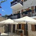 Luna Hotel *