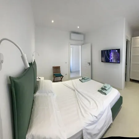 Azura Hotel Dhermi *